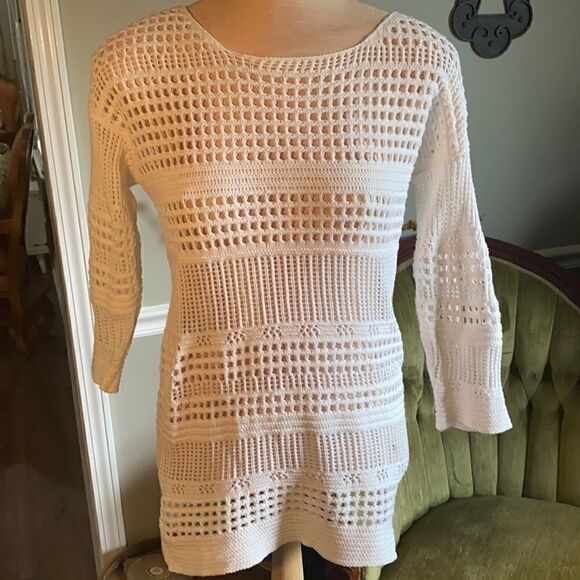 Woven, quarter length top. Women’s M. - Picture 2 of 4